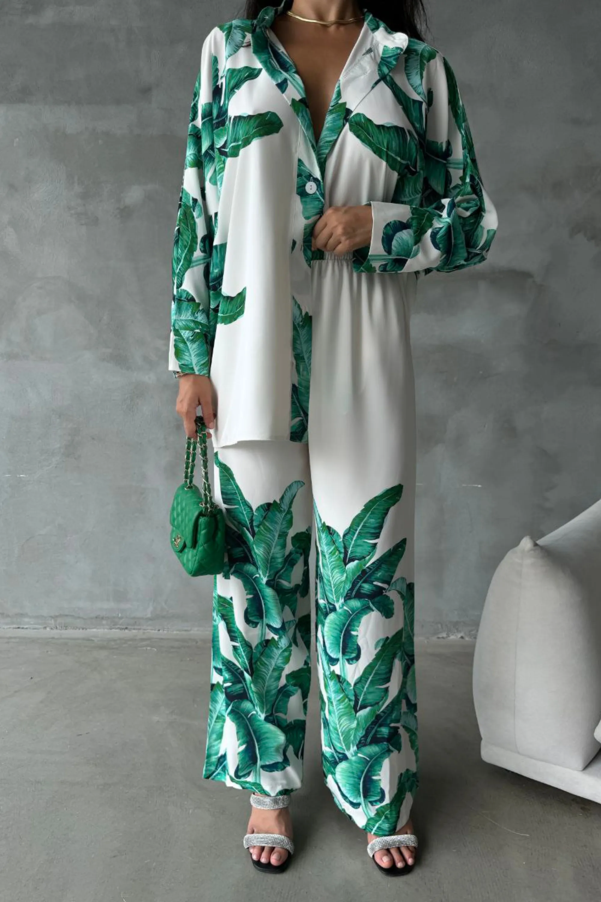 Jamila Two Piece Shirt and Pants set in Floral Print - Garden Party