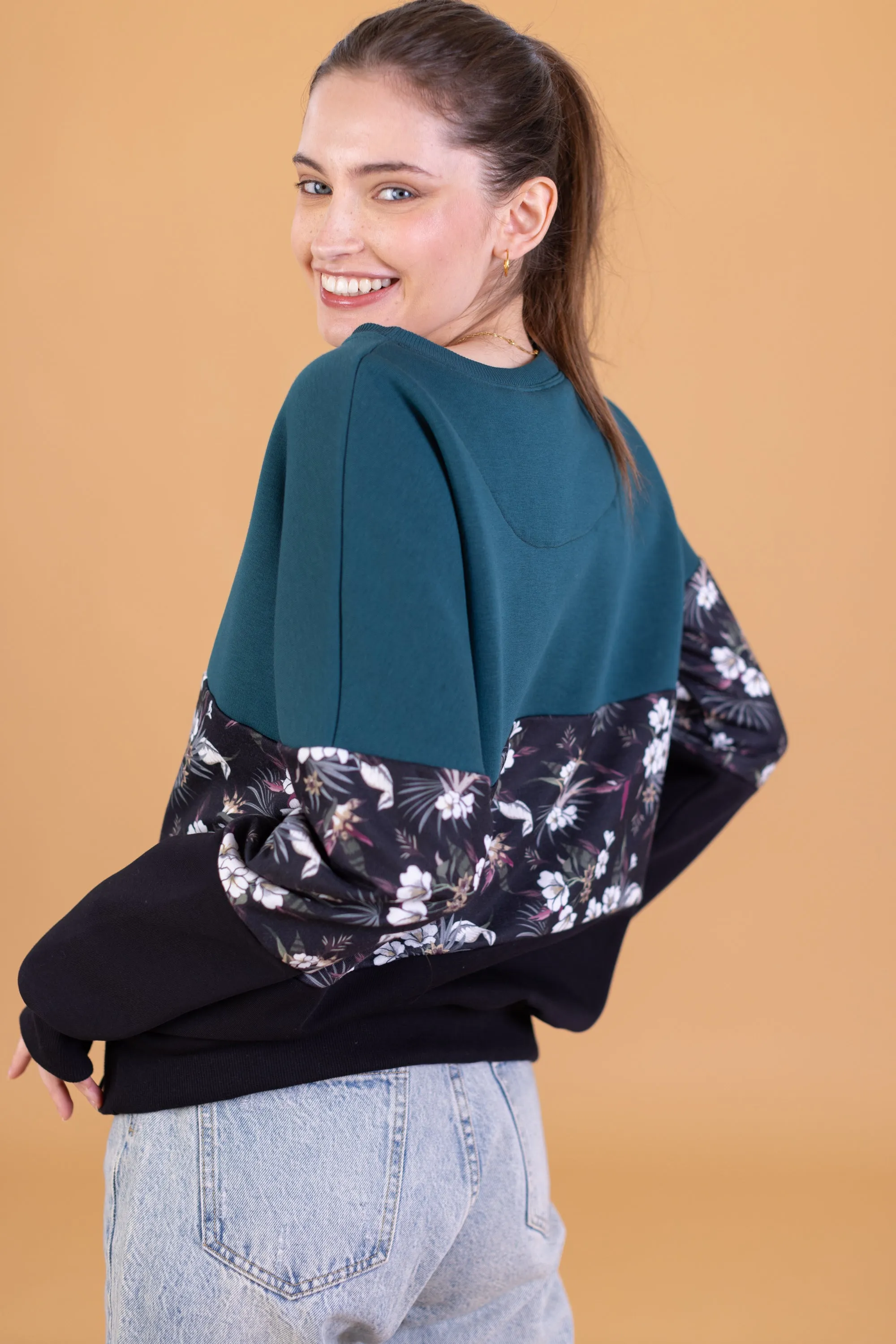 Sweater Mia Dark Teal Flowers