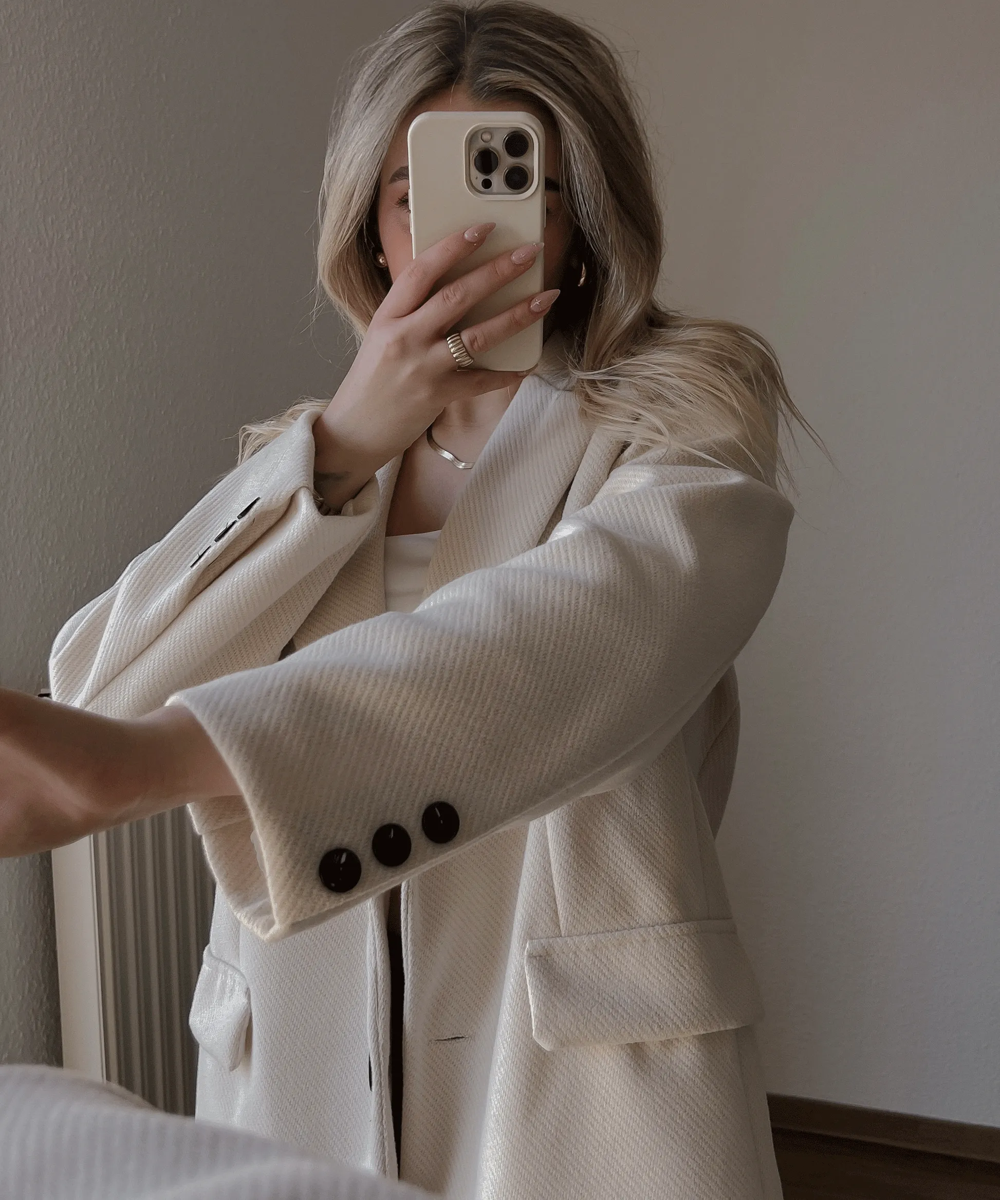 Women's Trendy Beige Blazer with Pockets and Buttons | Perfect for Everyday Wear